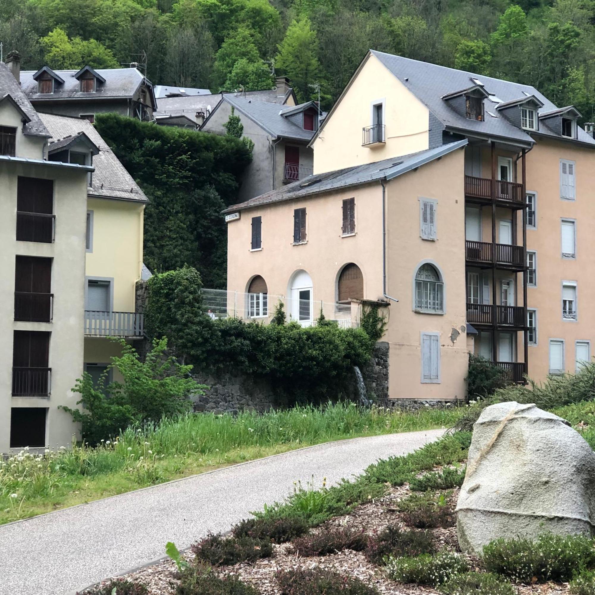 Apartment Agreable 4 Personnes Rdc 5min A Pieds Du Centre, Des Remontees Et Des Thermes